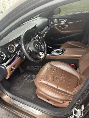 Mercedes-Benz E300 4Matic AWD Sedan (2.0L 4cyl 9A) 2017 Brown