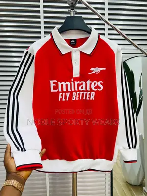 Arsenal Sweatshirt (Blue Stripe on Sleeve)
