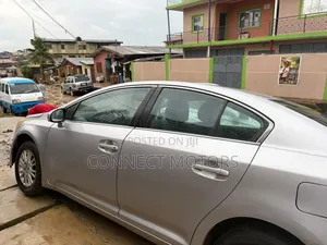 Toyota Avensis 2.0 Advanced Automatic 2012 Silver