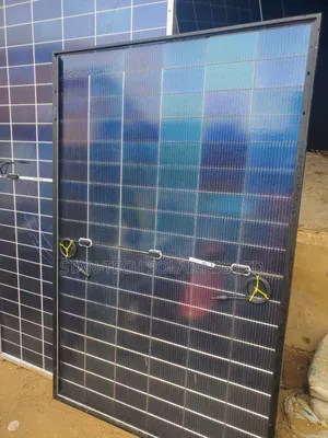 Black Frame 550watts Bifacial Panel