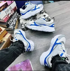 Unisex Sneakers
