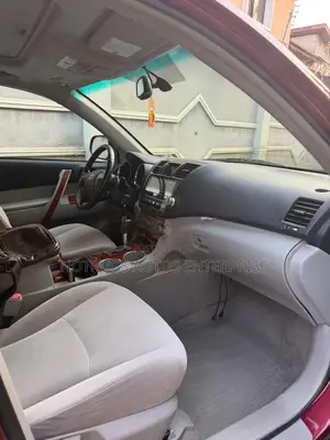 Toyota Highlander V6 2009 Red