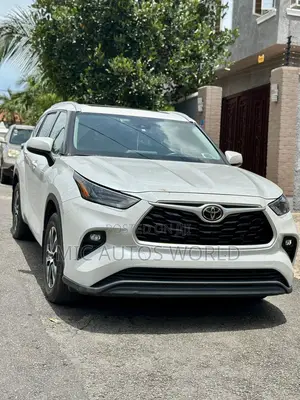 Toyota Highlander 2022 White