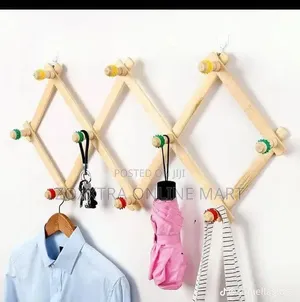 Expandable Wooden Wall Hanger