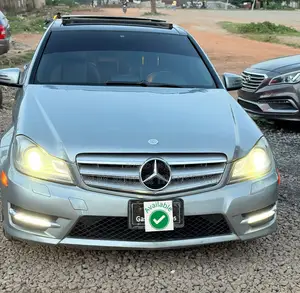 Mercedes-Benz C300 Sport 4Matic Sedan AWD (3.0L 6cyl 7A) 2012 Gray