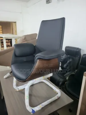 Modern Visitors Chair