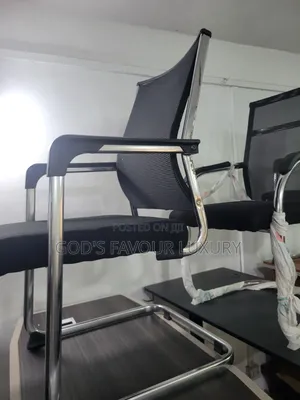 Eergonomic Visitors Chair