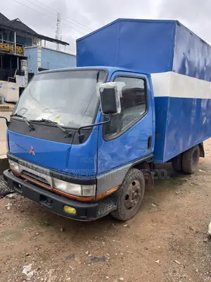 Mitsubishi Fuso Canter 2002 Blue