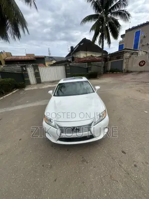 Lexus ES 2013 White
