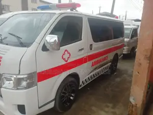 Toyota HiAce 2015