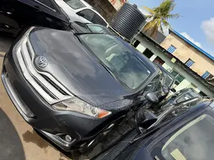 Toyota Venza AWD 2012 Gray