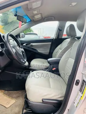 Toyota Matrix 2010 Silver