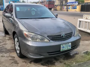 Toyota Camry 2004 Gray
