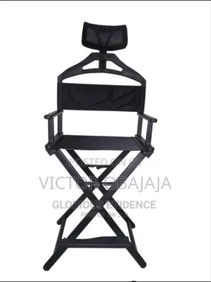 Trayless Makeup Chair