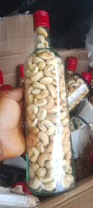 Fresh and Crunchy Cashew Nuts
