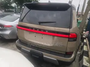 Lexus GX 550 Luxury 4WD 2025 Gold