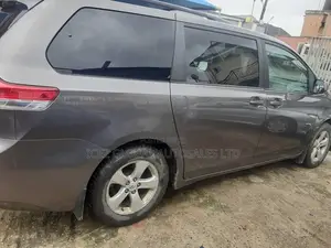 Toyota Sienna 2013 Gray