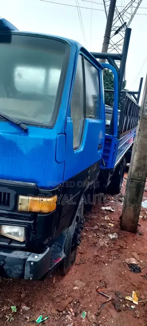 Toyota Dyna Cargo Truck – Ready for Work