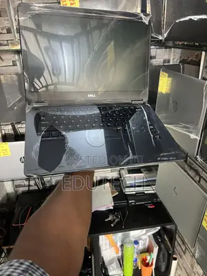 Laptop Dell Latitude E7450 8GB Intel Core i7 HDD+SSD 500GB