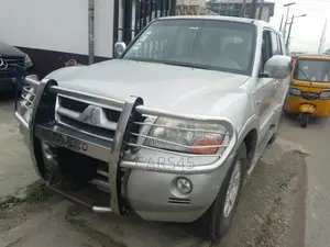 Mitsubishi Pajero 2005 Silver
