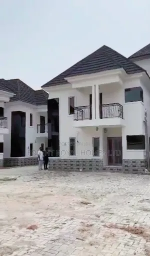 4bdrm Townhouse/Terrace in Human Race Estate, Owerri for sale