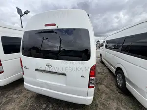 Toyota HiAce 2013 White