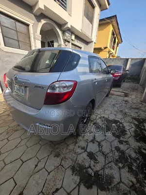 Toyota Matrix 2010 Silver