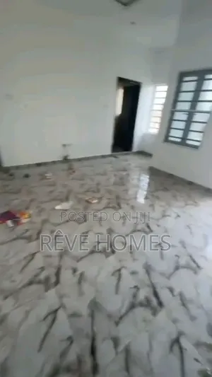 Mini Flat in CHallenge / Mushin for rent