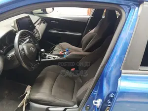 Toyota C-HR 2019 Blue