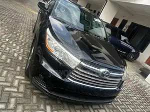 Toyota Highlander LE 4dr SUV (3.5L 6cyl 6A) 2015 Black
