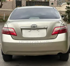 Toyota Camry 2009 Gold
