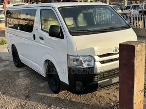 Toyota HiAce 2010 White