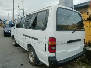 Toyota HiAce 2003 White