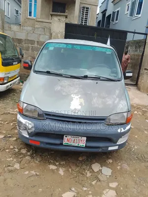 Toyota HiAce 2005 Silver