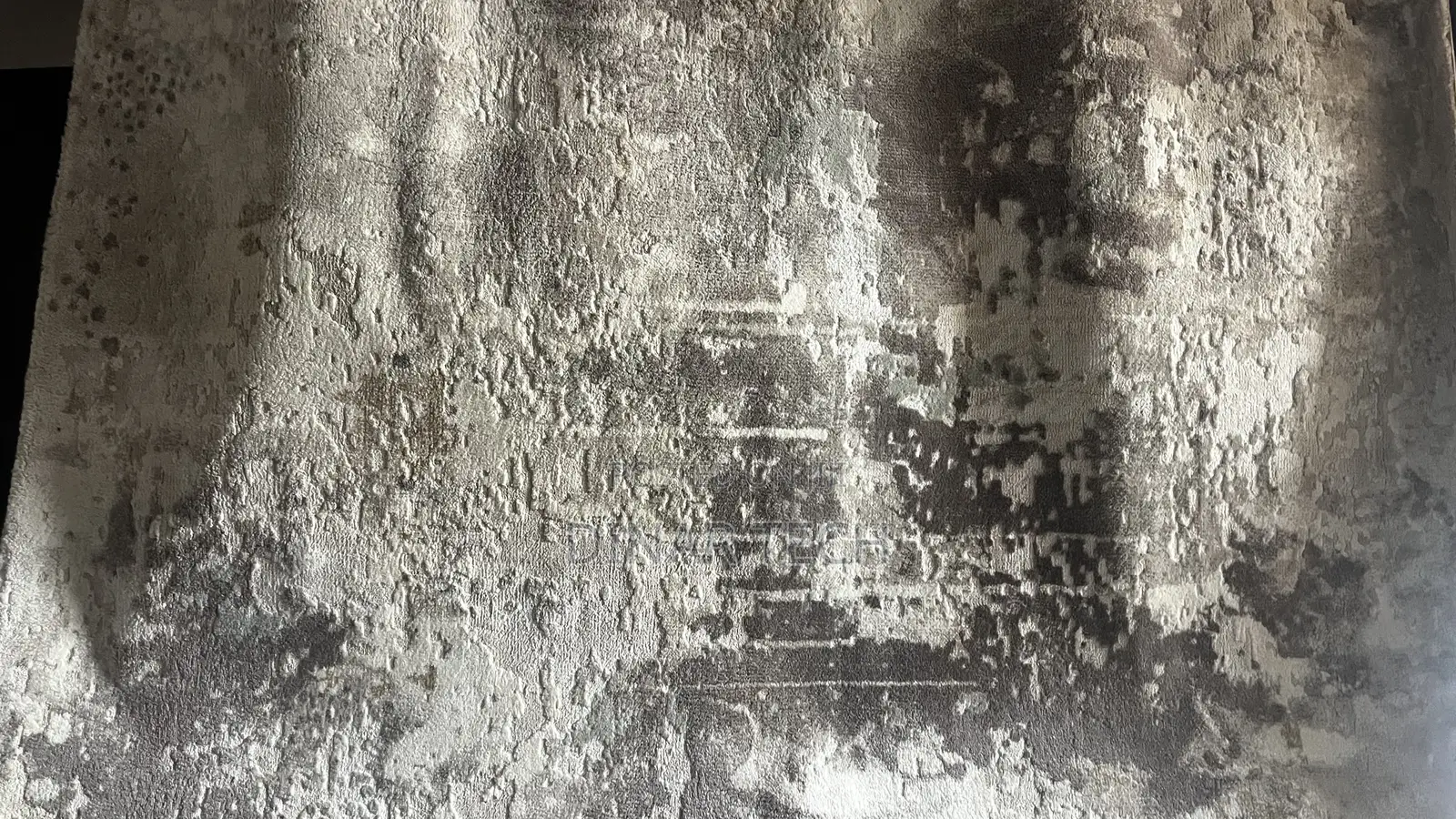 Quality Center Rug