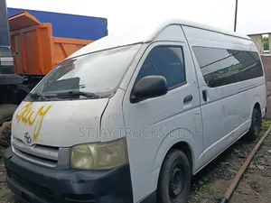 Toyota HiAce 2012 White