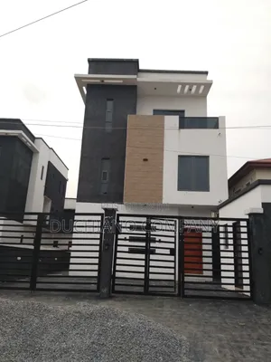 5bdrm Duplex in Phase 2 for sale