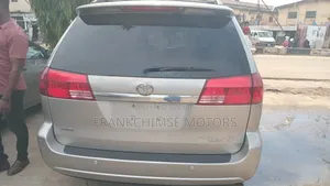 Toyota Sienna 2005 Gray
