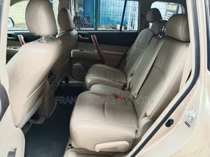 Toyota Highlander 2010 Gold