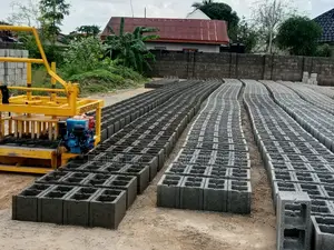 Ft200 Mobile Concrete Block Molding Machine (3000 Blocks Daily)