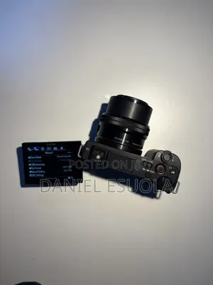 Sony Zv-E10 Mirrorless Camera With 16-50mm Lens (Black)