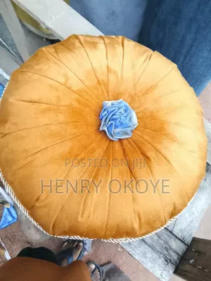 Round Pillows