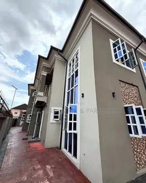 6bdrm Duplex in Farm Road 2 , Eliozu for sale