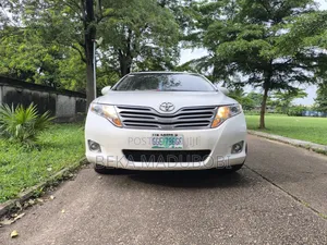 Toyota Venza LE 2011 White