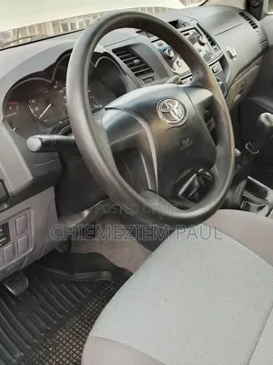 Toyota Hilux 2012 White