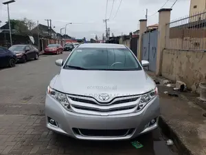 Toyota Venza LE 2010 Silver