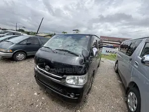 Toyota HiAce 2012 Black