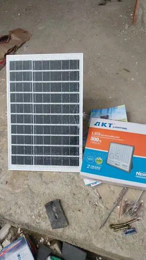300 Watts Akt Solar Flood Light