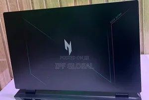 Laptop Acer Nitro V 17 16GB AMD Ryzen 7 SSD 1T