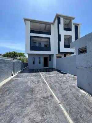 4bdrm Duplex in Lekki Phase 1 for sale